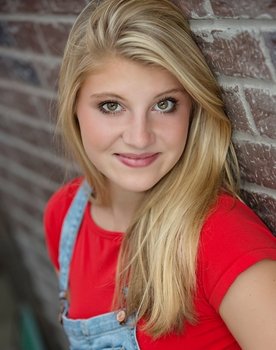 Anna Lasbury as Rivka Margolis