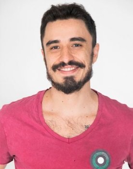 Caio Graco as Amigo 1 (Marcos)