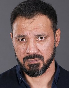 Berik Aitzhanov as Arsen