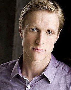 Seth Gontkovic as Ethan