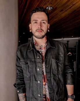 Alvaro Aldana Correia as himself