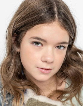 Alyssa Kalchbrenner as Rennie