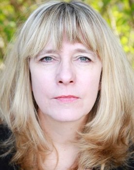 Victoria Jeffrey as Lil