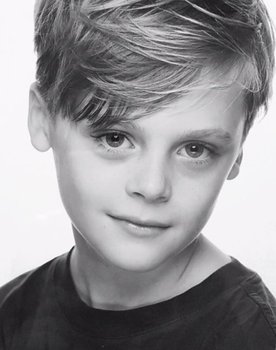 Billy Barratt as Niazi