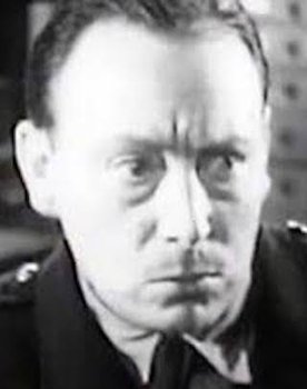 Leslie Dwyer as British soldier