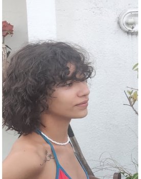 Helen Íris as Rebeca