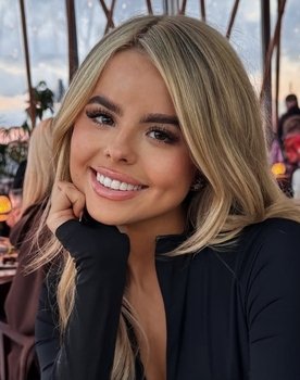 Milli Jo Mcloughlin as Self - Contestant