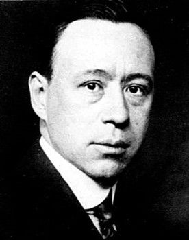 Paul E. Burns as Hank Davenport