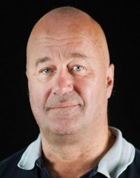Markku Toikka as Oiva Juntunen