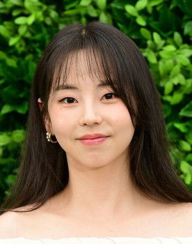 An So-hee as Kim Kang-ae