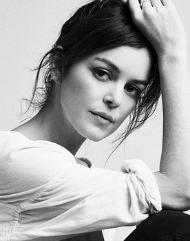Nora Zehetner as Nora
