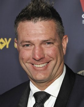 Darren Thomas as Kayce