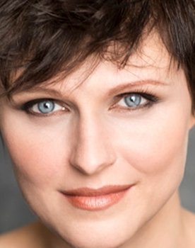 Emilia Uutinen as Desislava