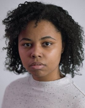 Laura Eklund Nhaga as Jessica Nevala, aulavirkailija
