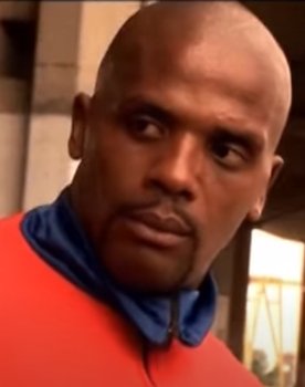 Eddy de Sousa as Santo