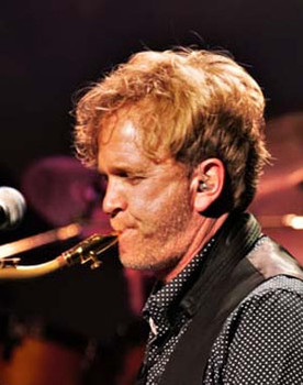 Leslie van der Heul as saxophones