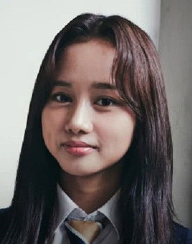 Kim Ye Rim as Kim Ye-ri