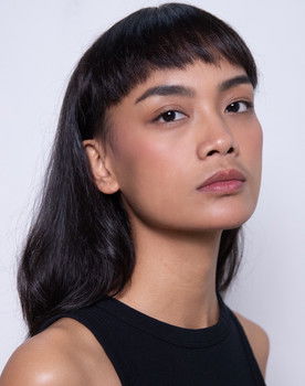 Arizha Rombe Datu as Perempuan