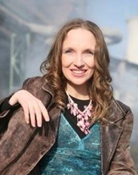 Olga Dabrowská as 