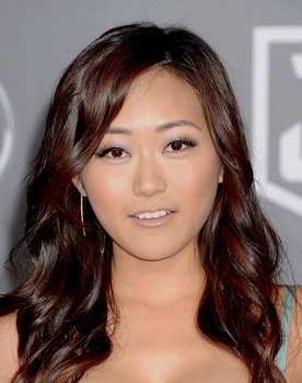 Karen Fukuhara as Glimmer (voice)