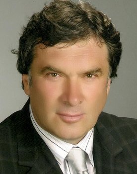 Tarık Tarcan