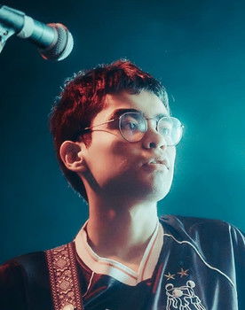 Lucas Bustamante as Self