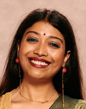 Aanon Siddiqua as Renu (The Daughter)