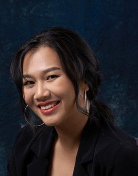 Lý Thu Uyên as Xuân Thanh (Song)