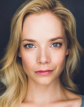 Caitlin Mehner Photo