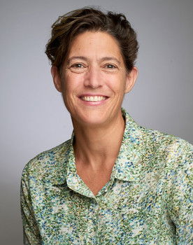 Sophie E. Constantinou