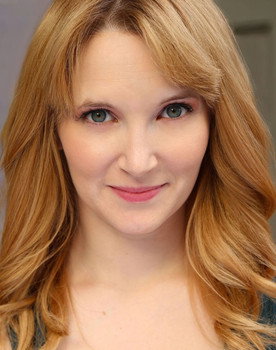 Cassie Okenka as Jannette