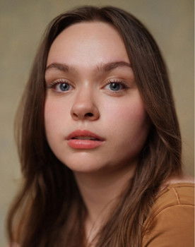 Ada Grey as First Servant