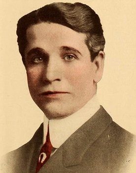 Romaine Fielding as Lieutenant Harvey