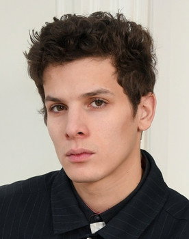 Noham Edje as William (policier)