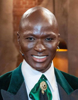 Papis Loveday as Emeka