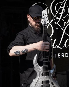 Mick Thomson as 