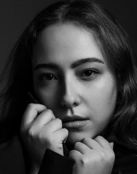 Inès Cantel as Viviane