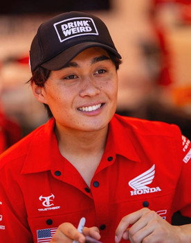 Jo Shimoda as Self