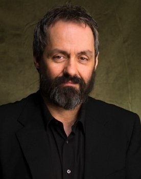 Daniel Dantas as Marcos