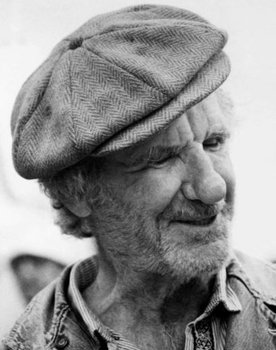 Bill Bailey as Harvey