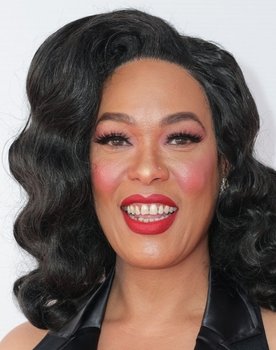 Maine Anders as Jane