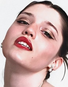 Giulia Tinie as Moça