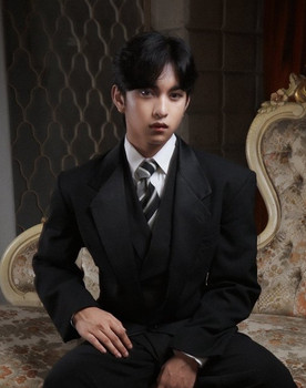 Marcus Cabais as Self - Contestant