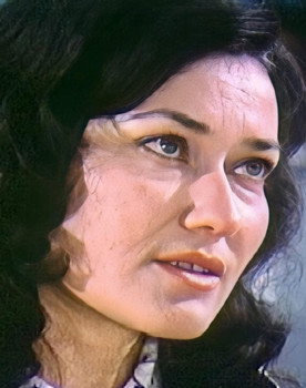 Drita Haxhiraj as Mësuese sekretarja e Partisë