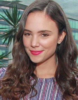Ana Lorena Elorduy as Elsa de la Peña