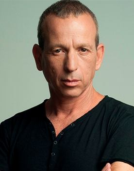 Yftach Katzur