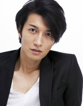 Hironari Amano as Mamoru Chiba / Tuxedo Mask