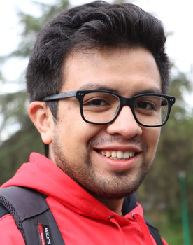 Noé R. Mejía as Isaac (Mejor amigo)