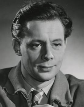 Louis Miehe-Renard as 