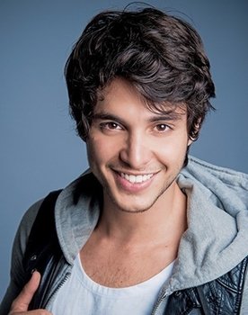 Bruno Guedes as Bruno Aisen Peixoto